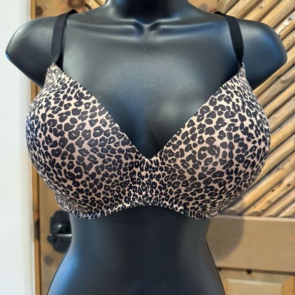 NWT Victoria’s Secret seamless smooth animal print padded push-up bra 36DDD - Picture 1 of 5